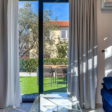 Casa de Férias Atemberaubende Nur 150 Meter Zum Mit Beheizbarem Privatpool Medulin